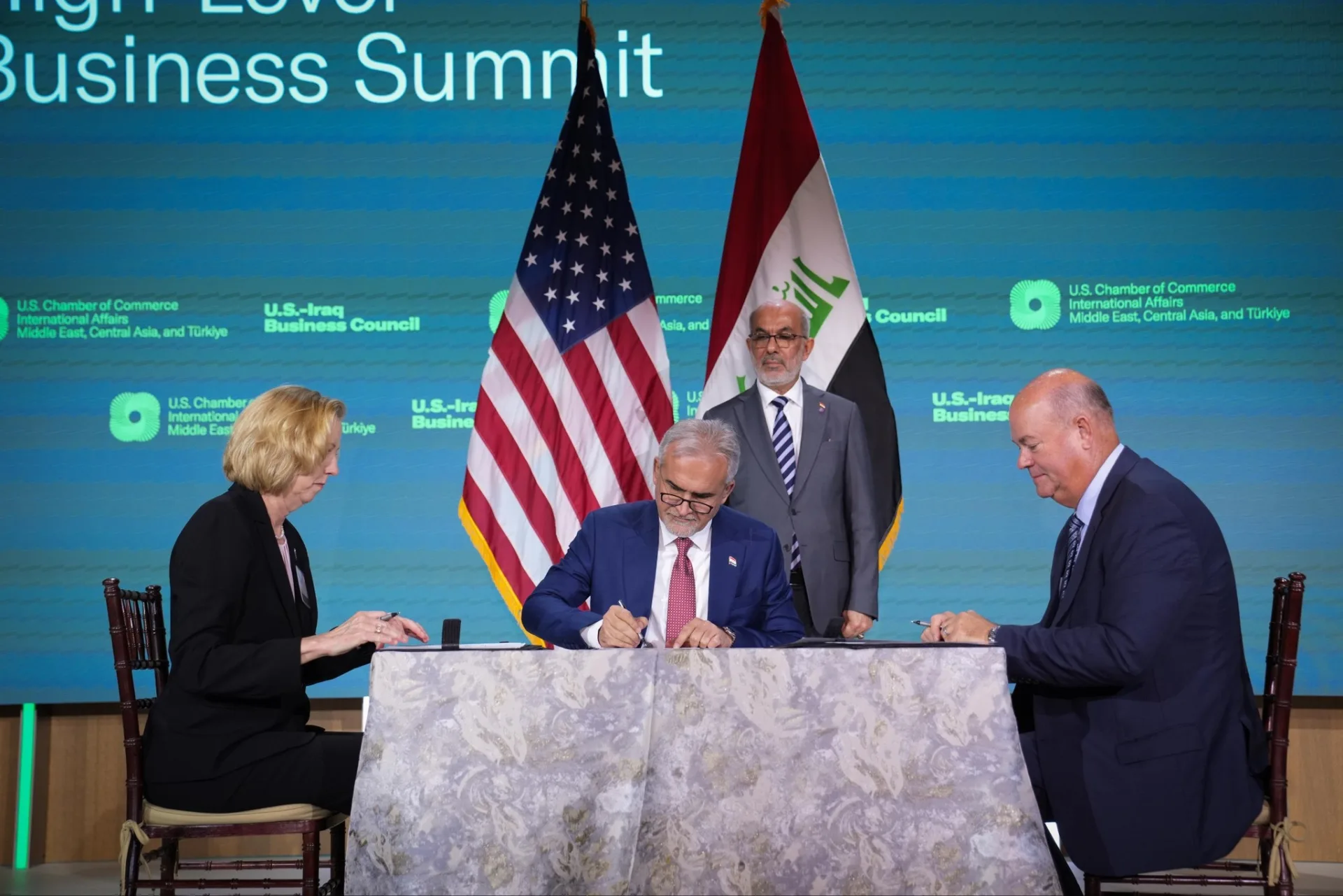 Iraqi Oil Minister Basim Mohammed Khudair witnesses the signing of a Memorandum of Intent (MoI) between Iraq’s Ministry of Oil, BP, and ConocoPhillips.